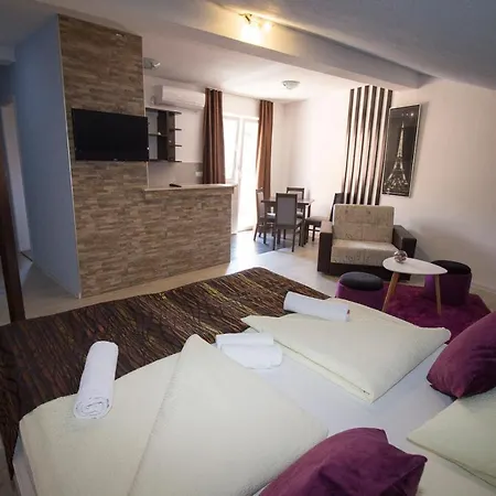 Hotel Nadin 4*