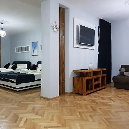 Hotel Nadin 4*