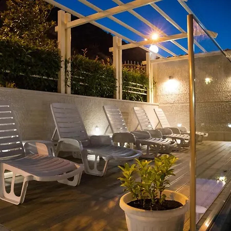 Hotel Nadin 4*
