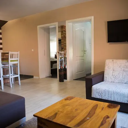 Hotel Nadin 4*