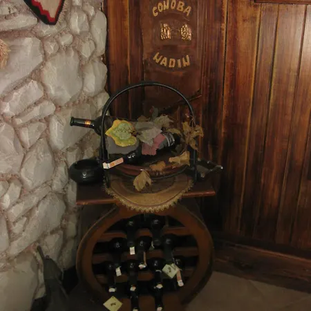 Hotel Nadin 4*