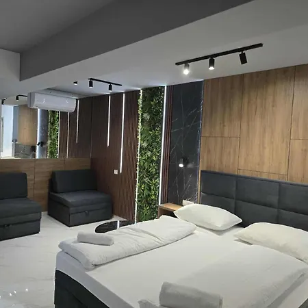 Hotel Nadin 4*