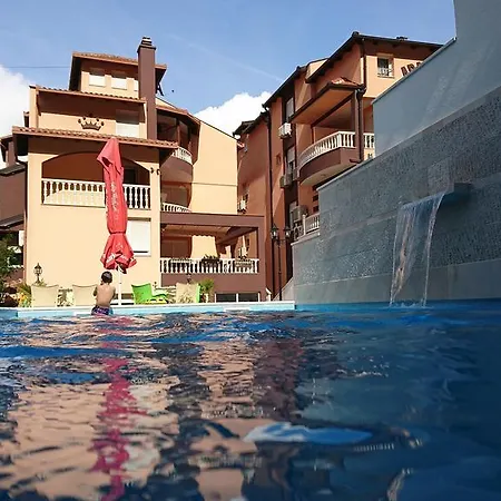 Hotel Nadin 4*